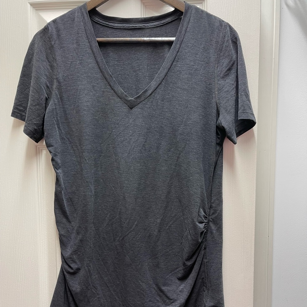 Gap fit maternity tshirt